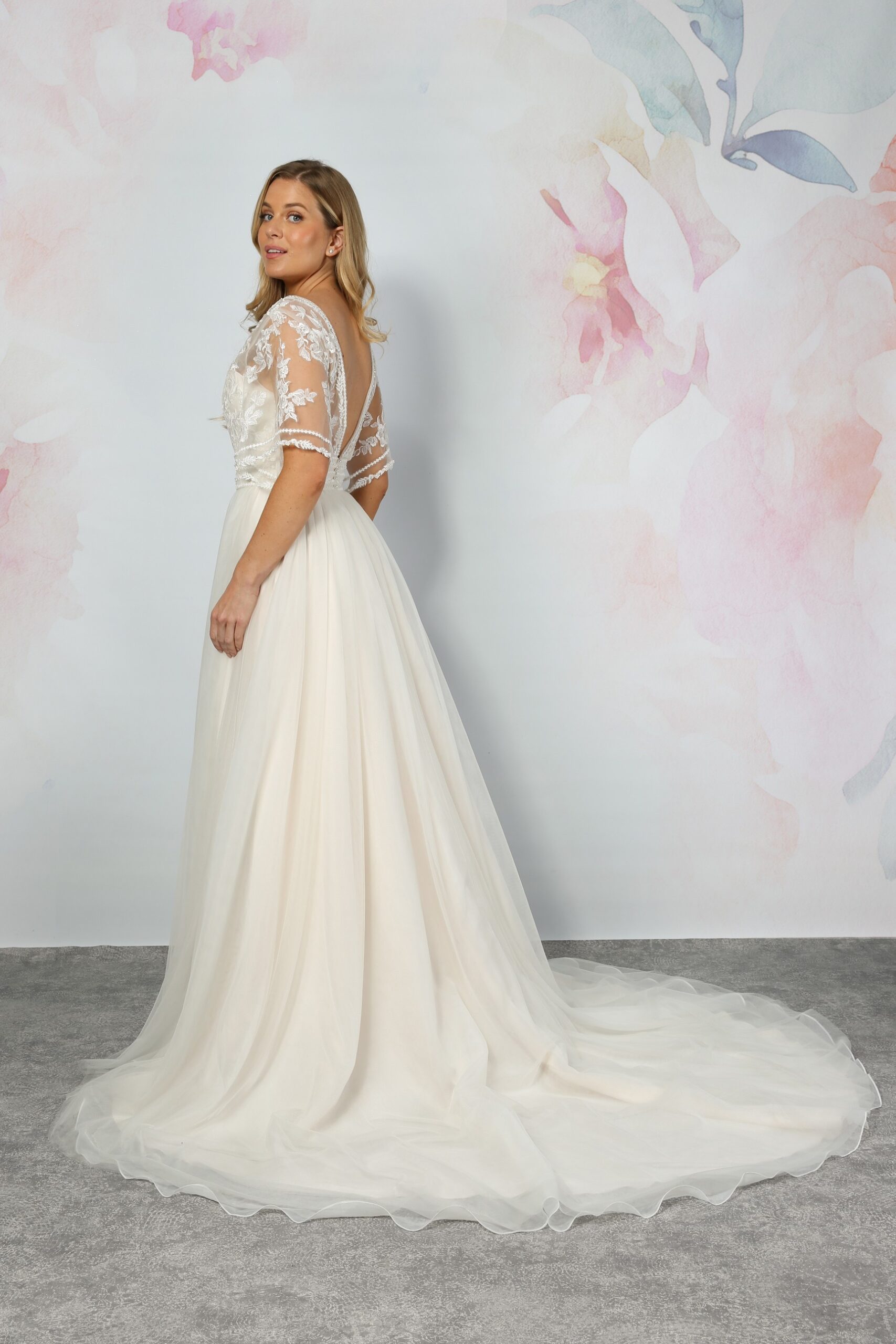 beaded flutter sleeve wedding dress Vintage Flutter Sleeve Wedding Dress - M
